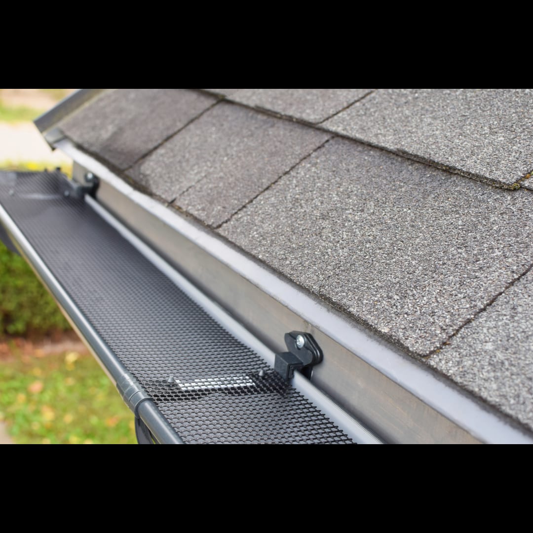 LB Roofing, seamless gutter installation